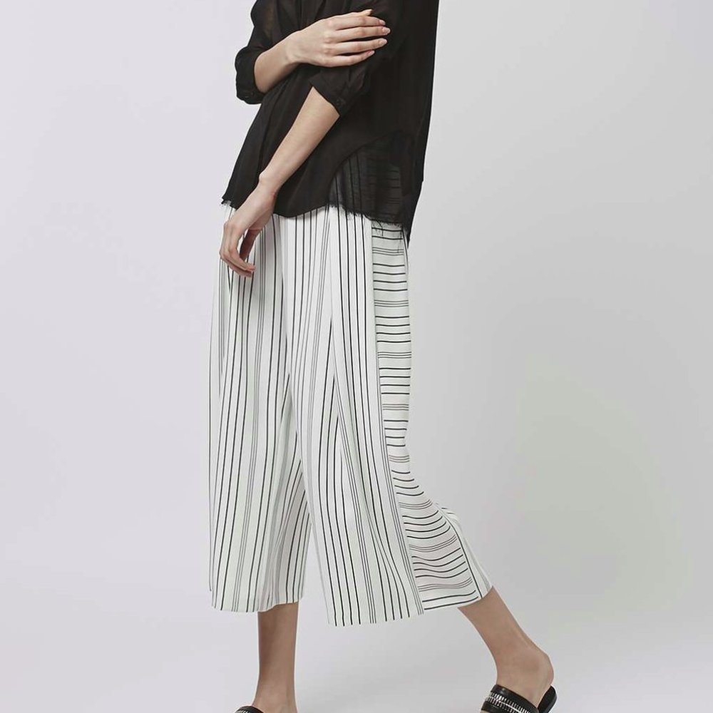 2/$15!! TopShop Wide Crop Utility White Stripped Trousers